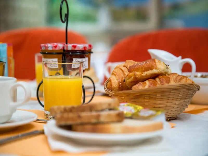 Hotel Fertel Maillot París